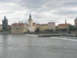 eine atemberaubende Aussicht auf die Altstadt von Kampa-Insel